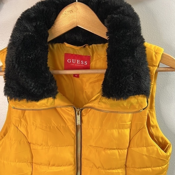 Yellow And Black Guess Vest Size X-Small - Picture 2 of 7
